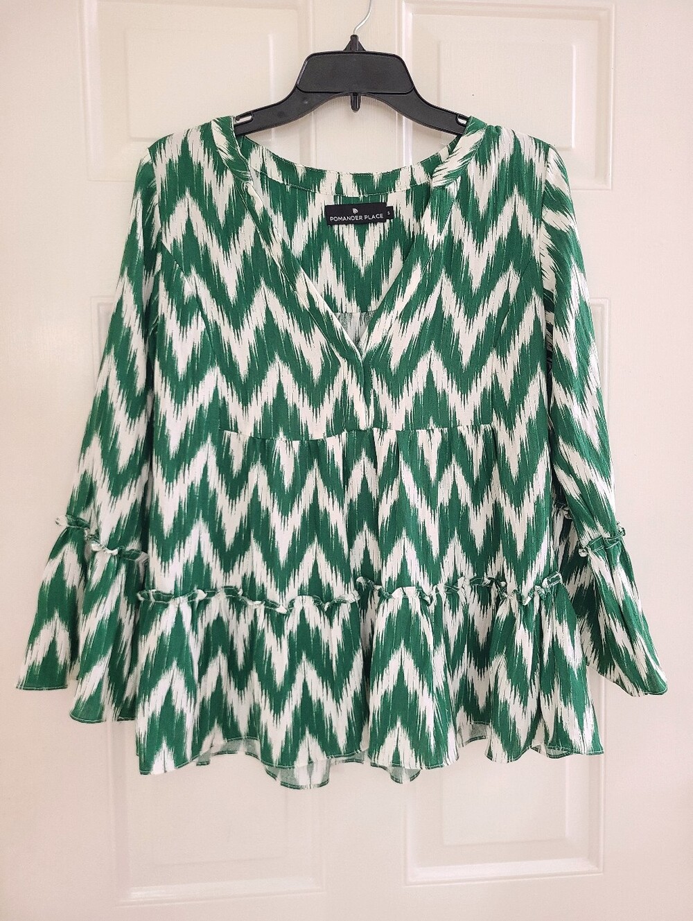 Tuckernuck Pomander Place Green Ikat Kenzo Blouse Top Size S Bell Sleeve EUC!
